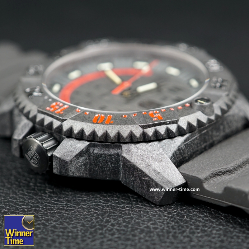 นาฬิกาLUMINOX LIMITED EDITION MASTER CARBON SEAL - THE ONLY EASY DAY WAS YESTERDAY รุ่น XS.3801.EY