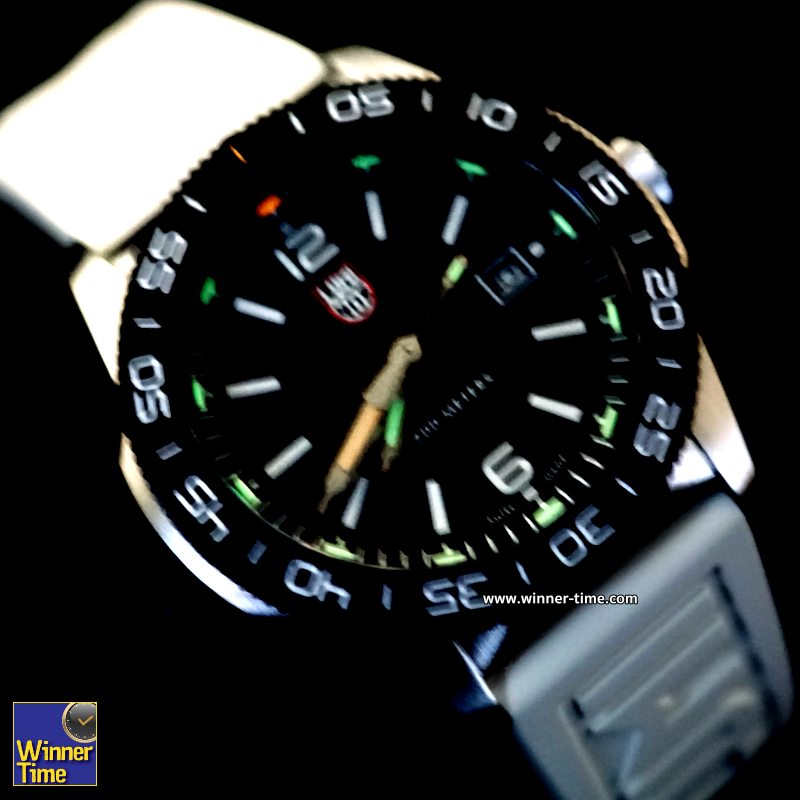 นาฬิกา LUMINOX Pacific Diver Rubber Strap รุ่น XS.3121.WF (สายยางสีขาว)