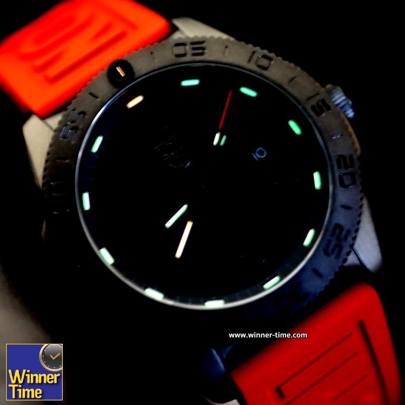 นาฬิกา LUMINOX Pacific Diver Rubber Strap รุ่น XS.3121.BO.RF (สายสีแดง)