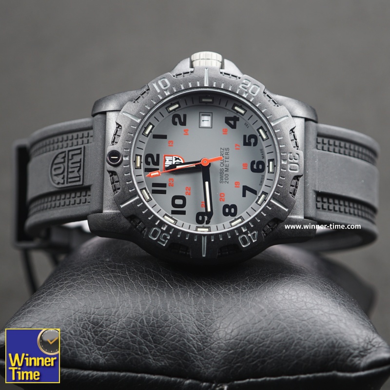 Luminox 8802 on sale