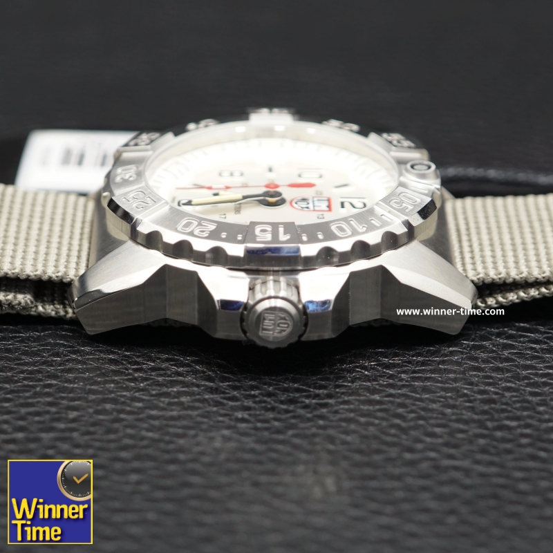 นาฬิกาLUMINOX NAVY SEAL STEEL 3250 SERIES รุ่น XS.3257