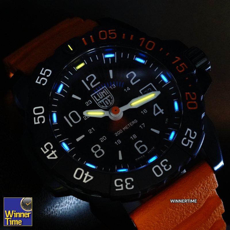 นาฬิกาข้อมือ LUMINOX 3253.CBNSF.SET Navy SEAL Foundation Back To The Blue Military Diver Watch 45 mm รุ่น XS.3253.CONSF.SE (สายส้ม)