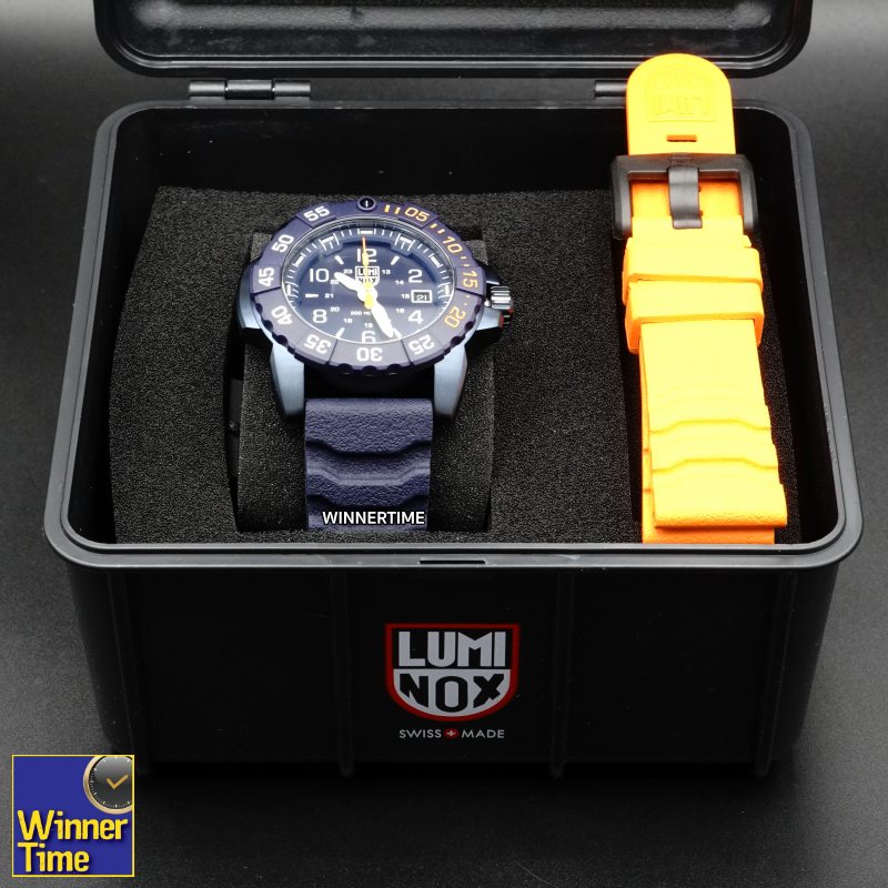 นาฬิกาข้อมือ LUMINOX 3253.CBNSF.SET Navy SEAL Foundation Back To The Blue Military Diver Watch 45 mm รุ่น XS.3253.CONSF.SET (สายน้ำเงิน)