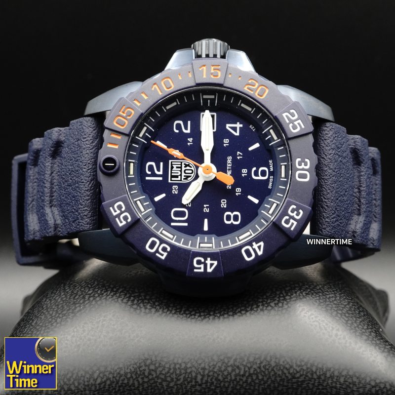 นาฬิกาข้อมือ LUMINOX 3253.CBNSF.SET Navy SEAL Foundation Back To The Blue Military Diver Watch 45 mm รุ่น XS.3253.CONSF.SET (สายน้ำเงิน)